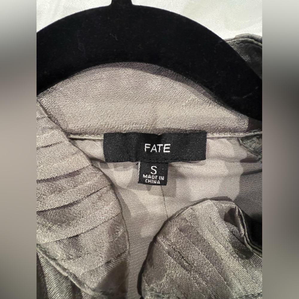NWOT FATE SAGE GREEN RUCHED BOMBER JACKET SIZE XS - Picture 5 of 10